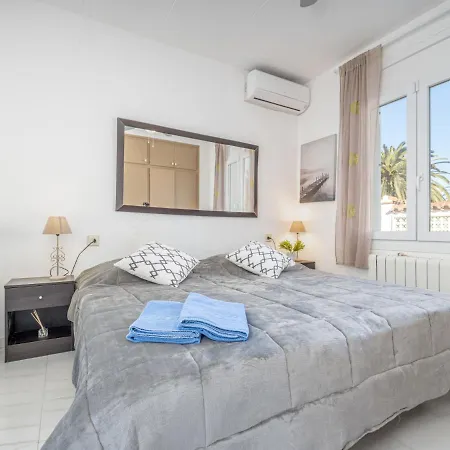 Dreams By Interhome Holiday home Empuriabrava